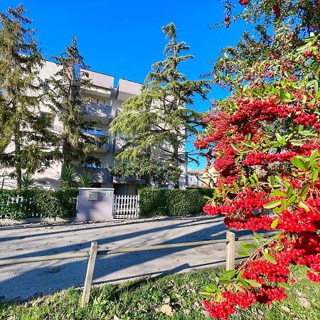 Lovely Apartment A Due Passi Dal Mare Rimini Exterior photo