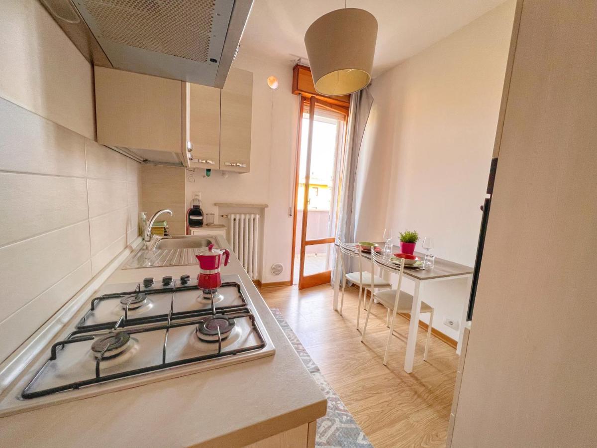 Lovely Apartment A Due Passi Dal Mare Rimini Exterior photo