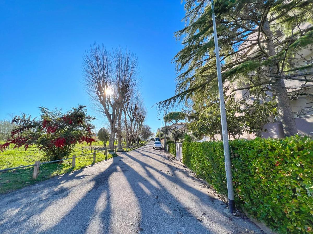 Lovely Apartment A Due Passi Dal Mare Rimini Exterior photo