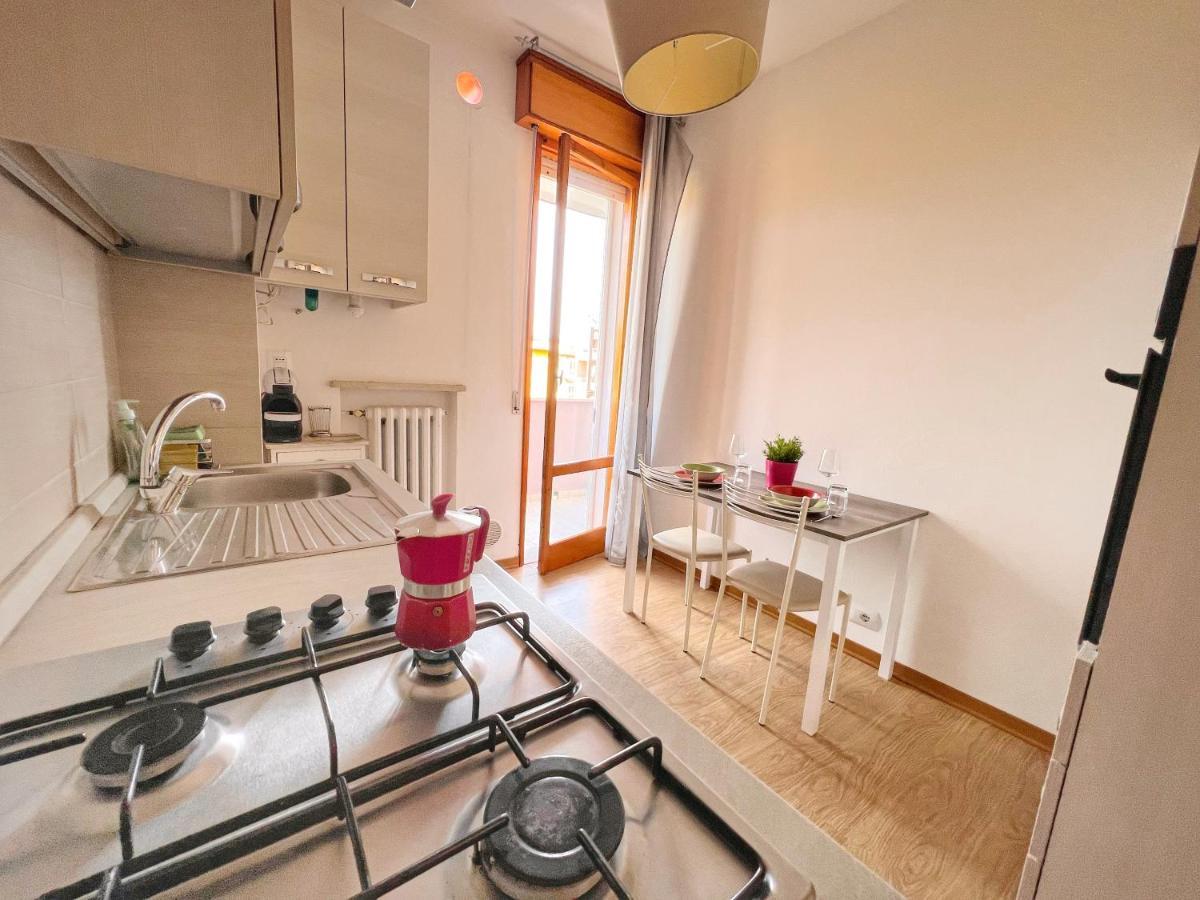 Lovely Apartment A Due Passi Dal Mare Rimini Exterior photo